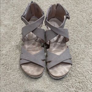 Adrienne Vittadini Sandals - tan/greige color